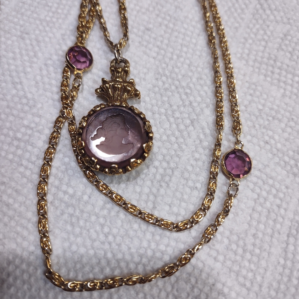 Vintage Cameo necklace